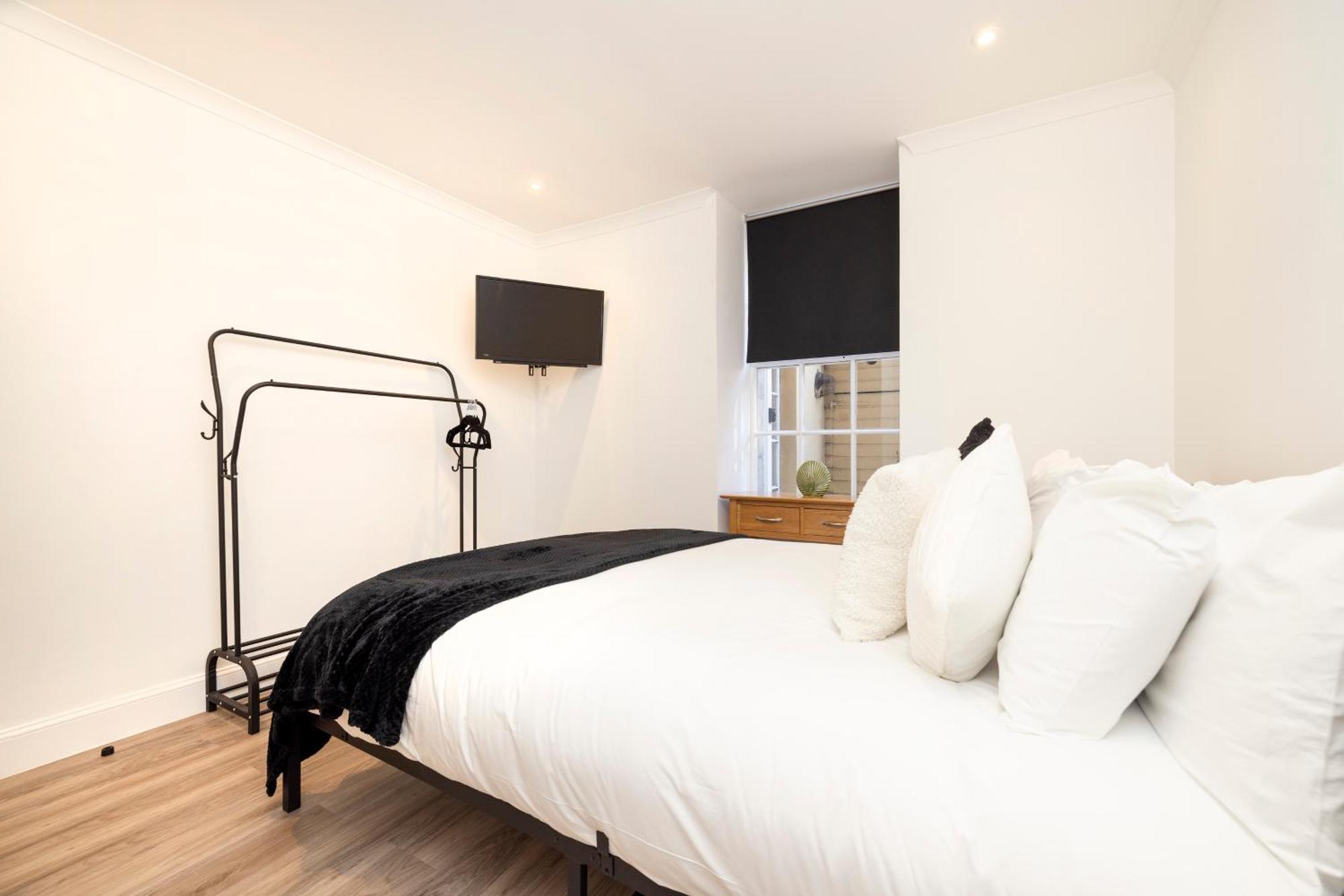 Joivy 3Br Flat In Haymarket With Free Parking Edimburgo Exterior foto