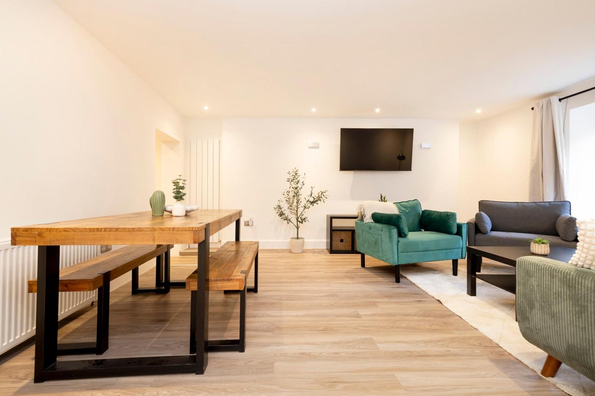 Joivy 3Br Flat In Haymarket With Free Parking Edimburgo Exterior foto