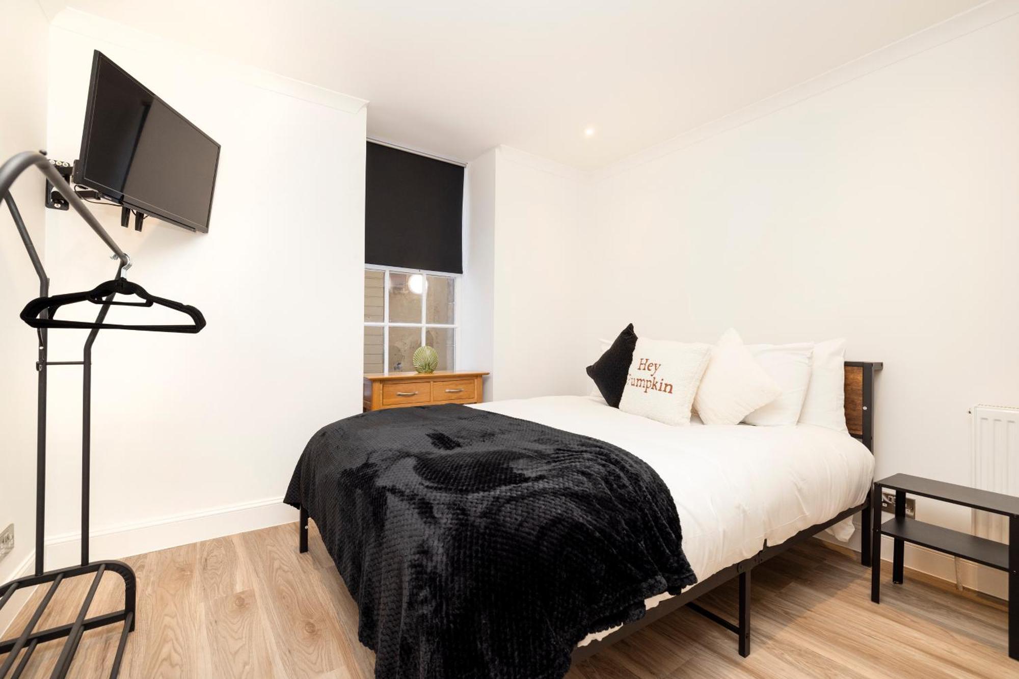 Joivy 3Br Flat In Haymarket With Free Parking Edimburgo Exterior foto