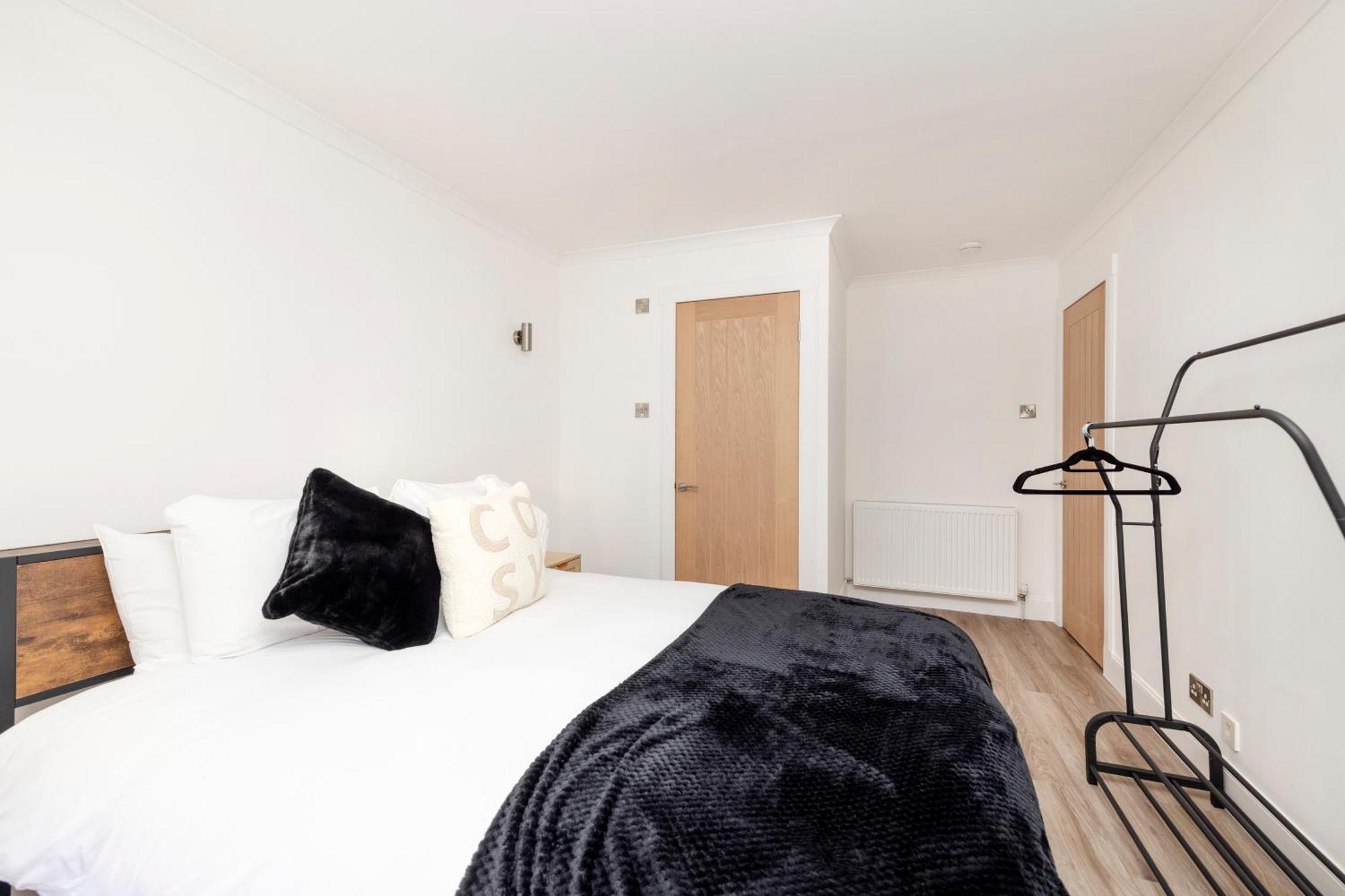 Joivy 3Br Flat In Haymarket With Free Parking Edimburgo Exterior foto