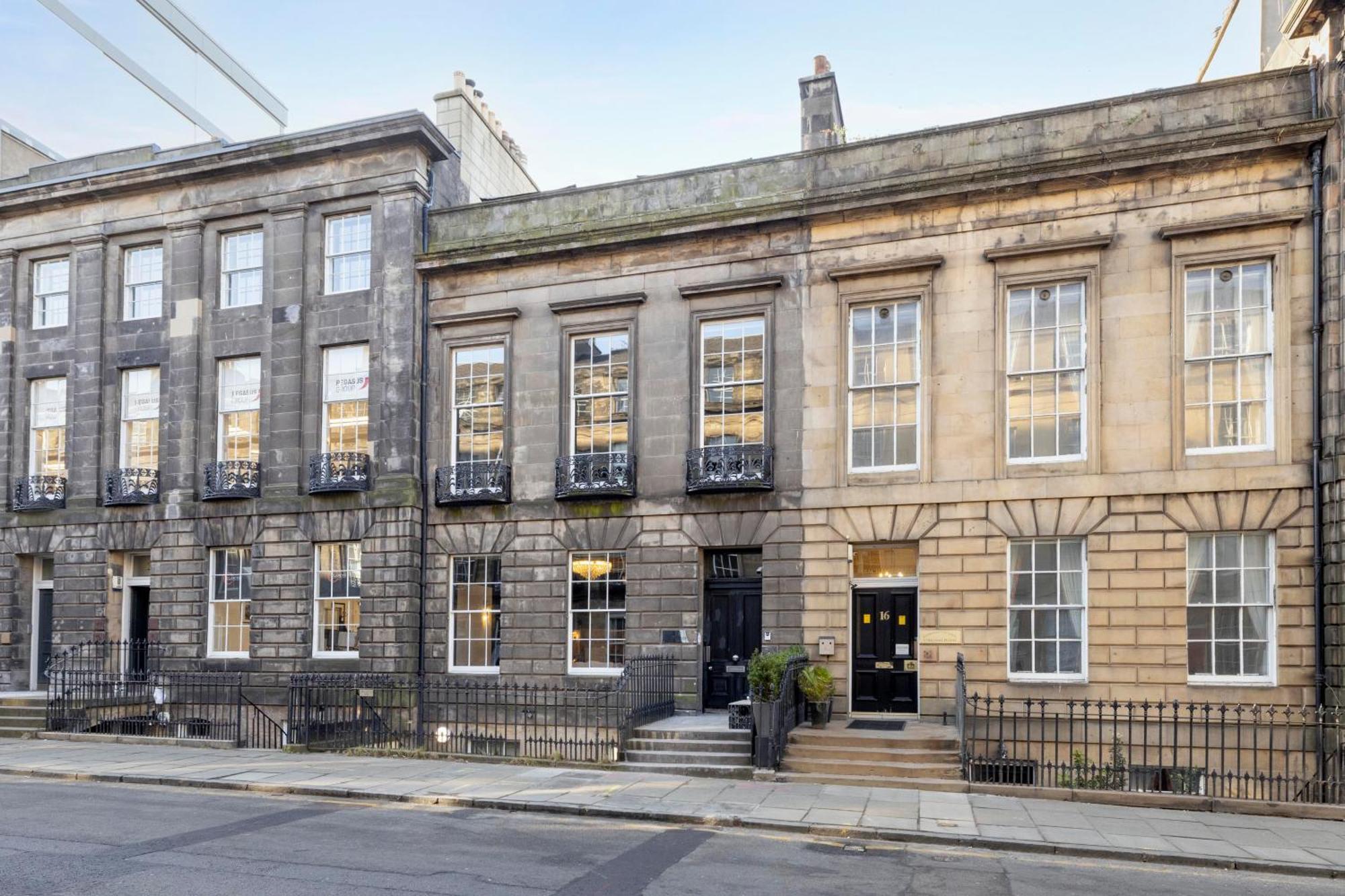 Joivy 3Br Flat In Haymarket With Free Parking Edimburgo Exterior foto